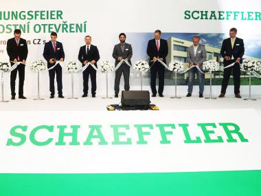 Eventdeco_otevření haly Schaeffler_stage desing_dekorace
